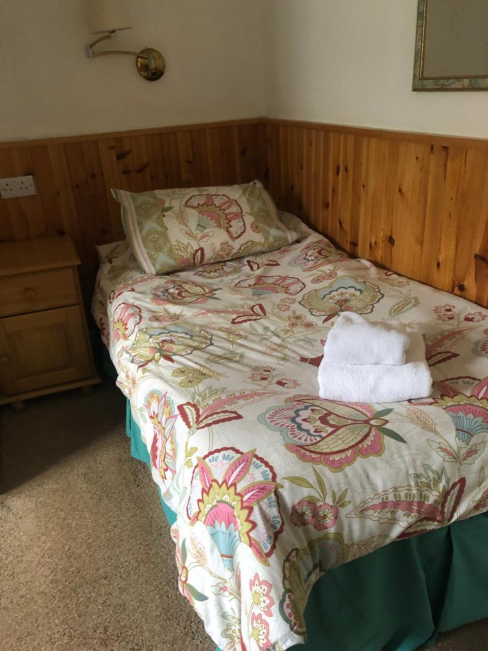 Port Askaig Hotel Экстерьер фото